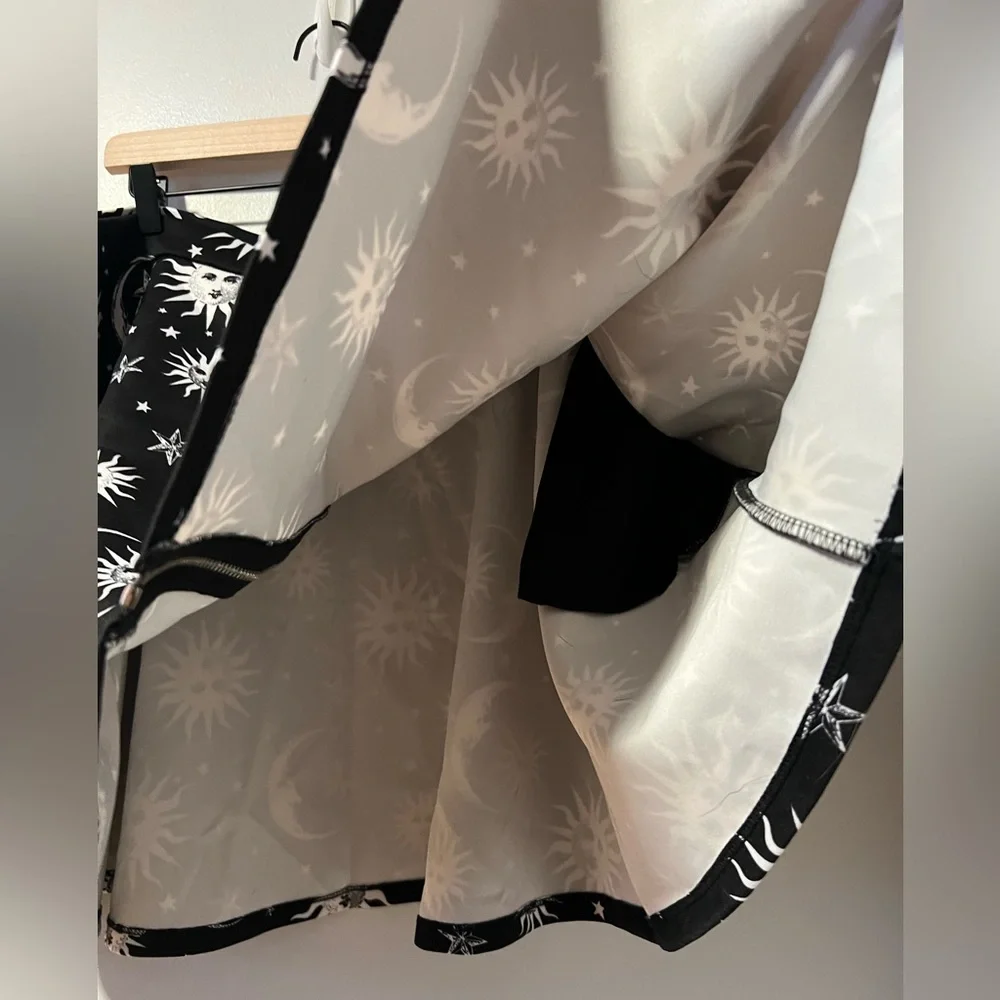 Hot Topic Celestial O-Ring Skater Skirt - Picture 8 of 9